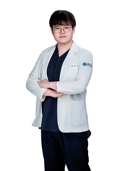 강 신 욱 원장님